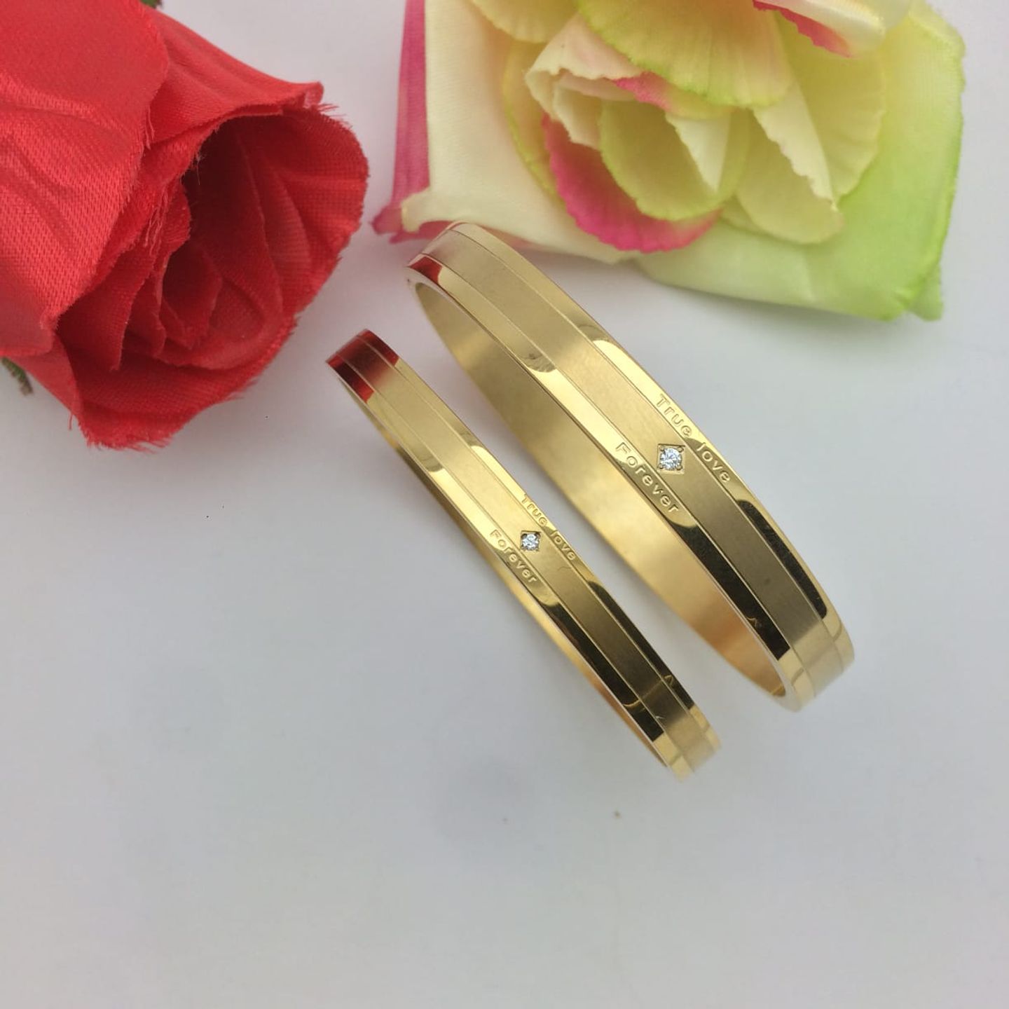 Elegant Single Diamond Gold Bracelet