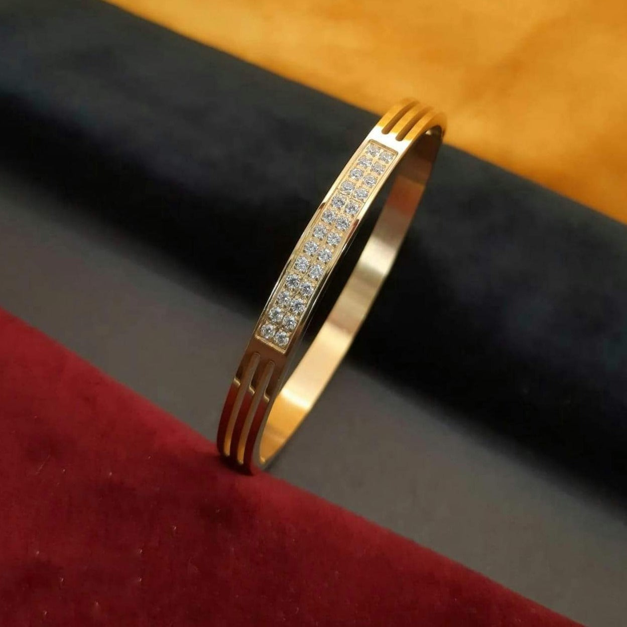 Queen Gold Diamond Bracelet