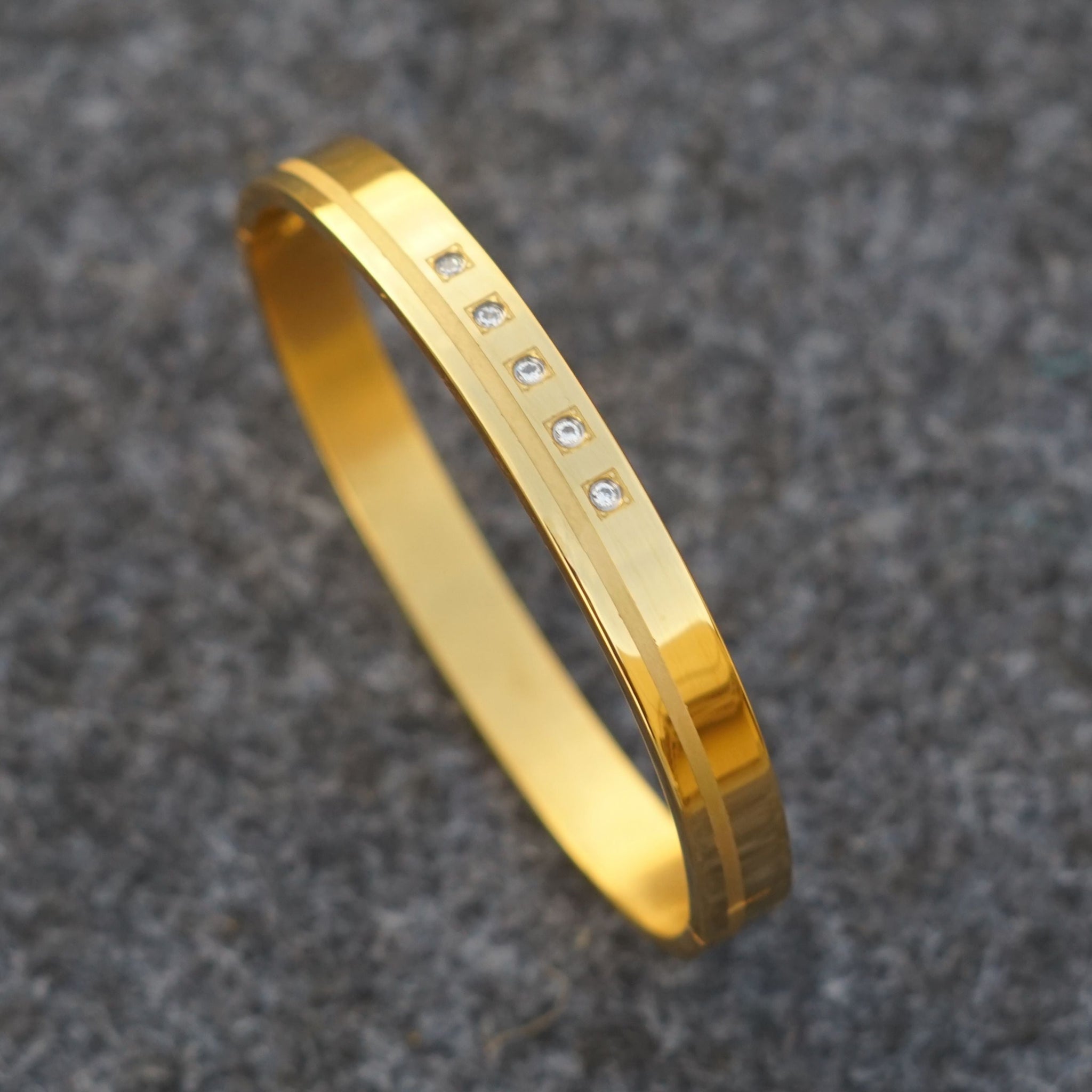 The Roman Numeral Bracelet – The Essentials Brand