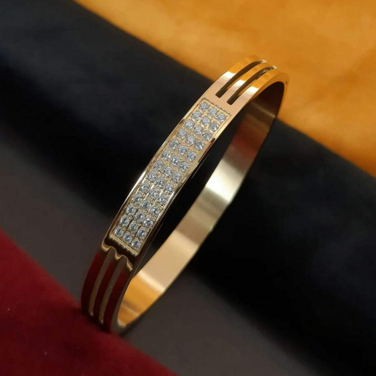 Queen Gold Diamond Bracelet